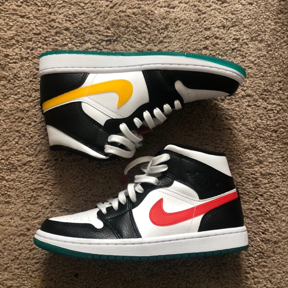 Nike air Jordans 1s.
